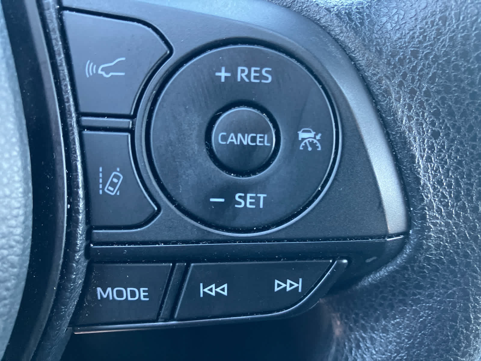 Certified 2025 Toyota RAV4 LE AWD/4WD image 18