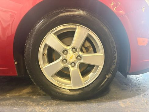 Used 2011 Chevrolet Cruze LT FWD image 25