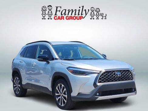 Certified 2025 Toyota Corolla Cross XLE FWD image 2