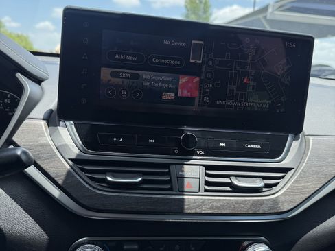 Used 2025 Nissan Altima 2.5 SL FWD image 26