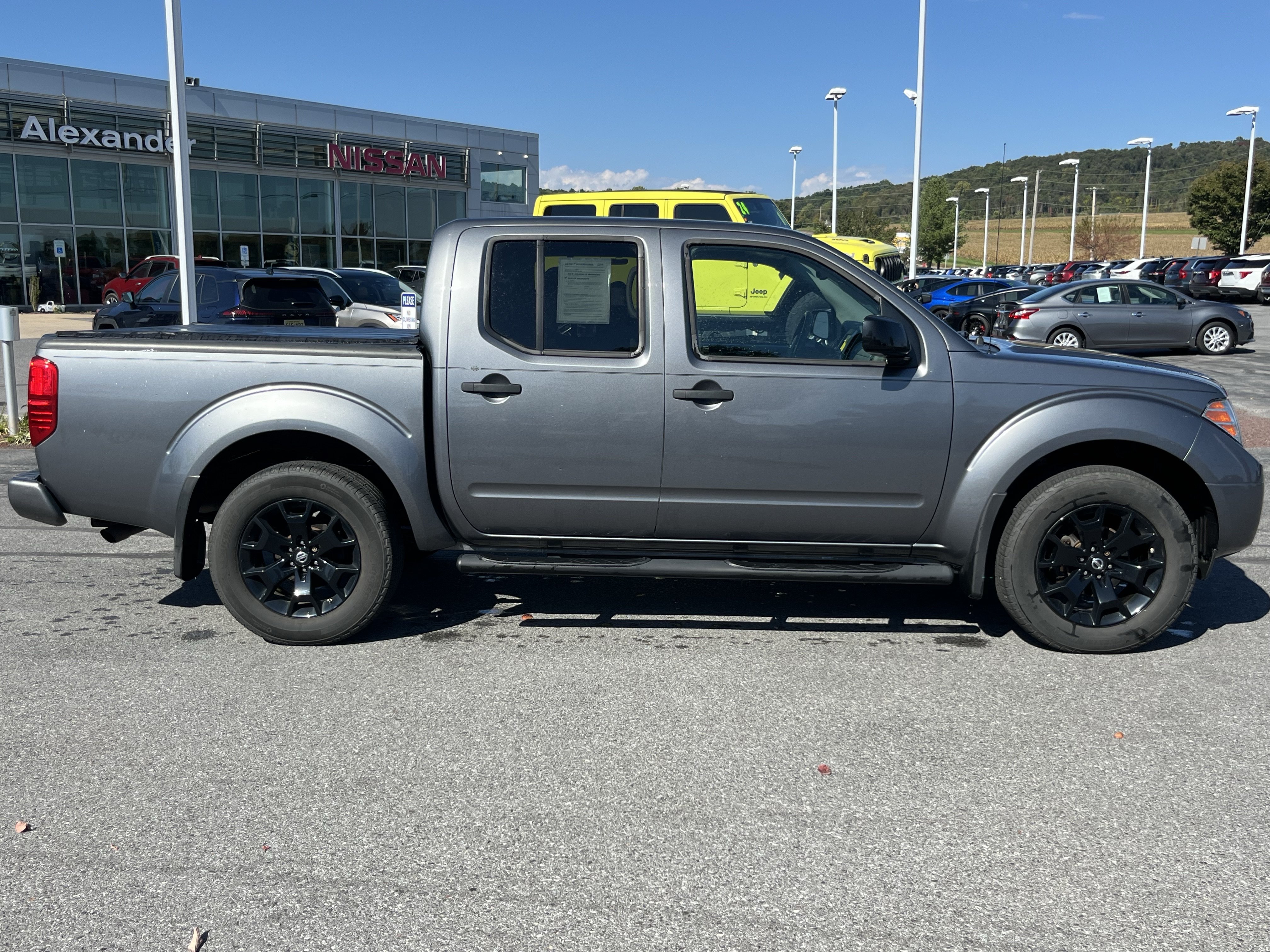 Used 2019 Nissan Frontier SV w/ Value Truck Package AWD/4WD image 2
