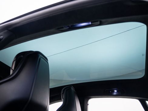 Used 2022 Porsche Taycan Turbo S image 18