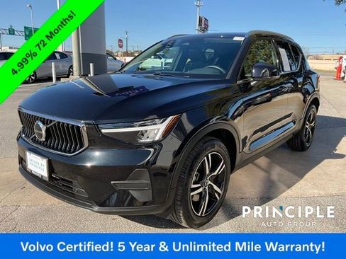 Certified 2025 Volvo XC40 B5 Core image 5