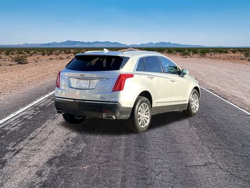 Used 2018 Cadillac XT5 Luxury w/ Driver Awareness Package image 12