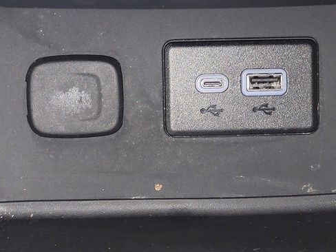 Used 2023 GMC Acadia SLE w/ Driver Convenience Package image 30