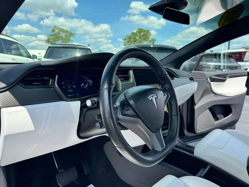 Used 2018 Tesla Model X 100D AWD/4WD image 30