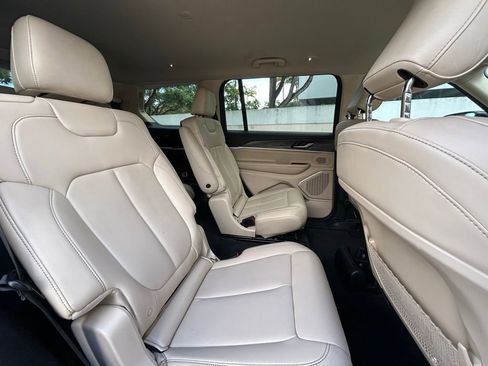 Used 2022 Jeep Grand Cherokee L Limited RWD image 36