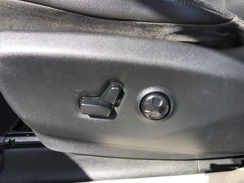Used 2017 Chrysler Pacifica Touring-L Plus FWD image 20