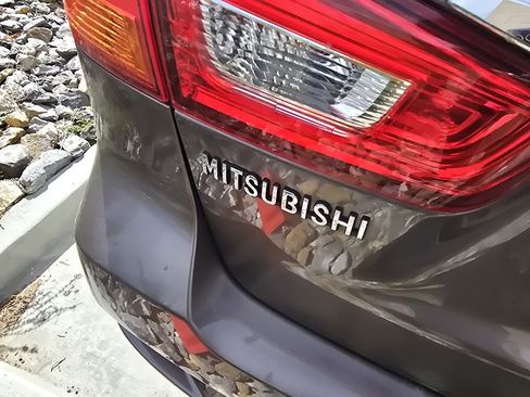 Used 2018 Mitsubishi Outlander Sport SE AWD/4WD image 11