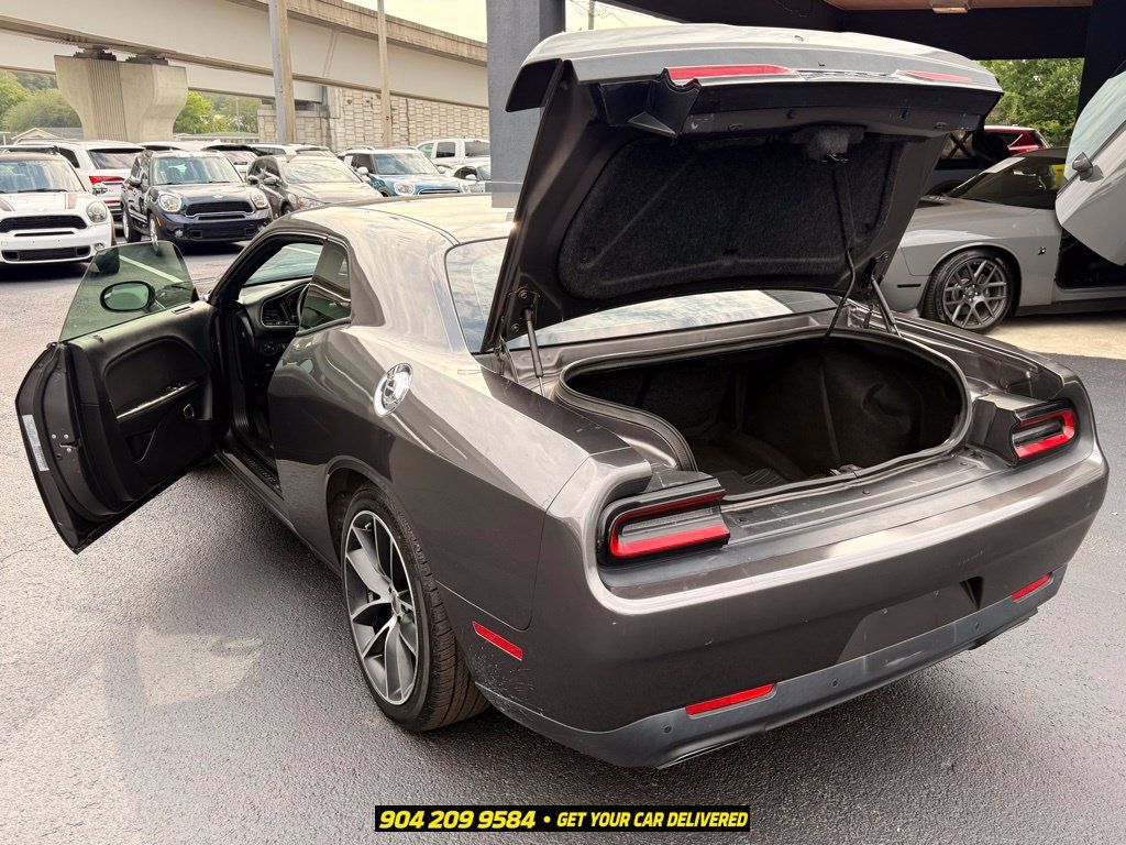 Used 2018 Dodge Challenger R/T w/ Performance Handling Group RWD image 29
