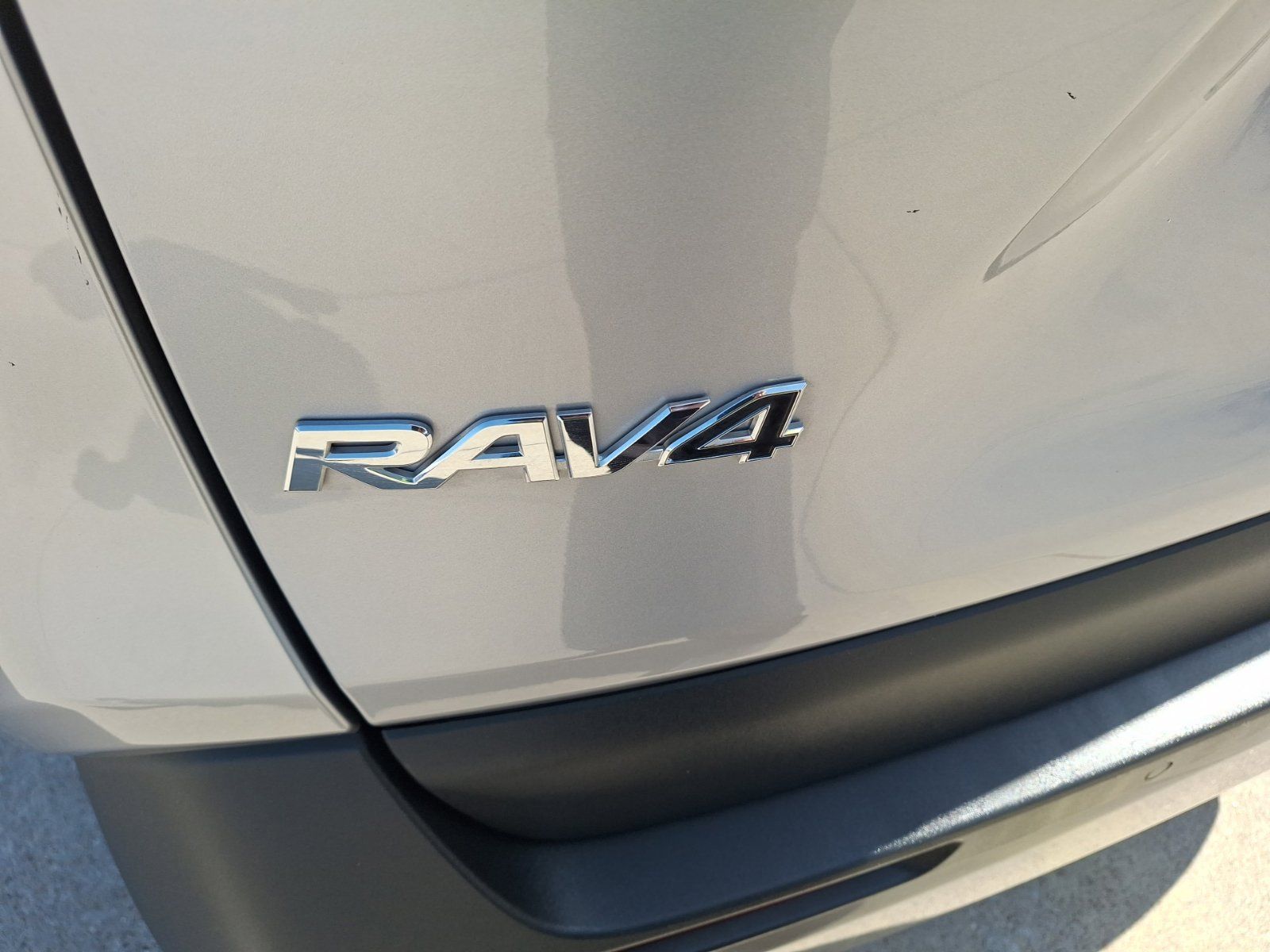 Used 2023 Toyota RAV4 Limited AWD/4WD image 13