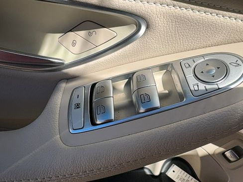 Used 2015 Mercedes-Benz C 300 4MATIC Sedan image 15