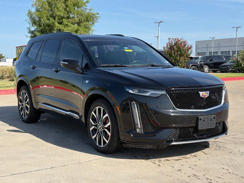 Certified 2022 Cadillac XT6 Sport w/ Technology Package AWD/4WD image 1
