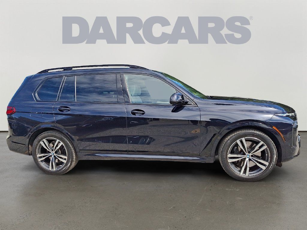 Used 2025 BMW X7 xDrive40i w/ M Sport Package AWD/4WD image 7