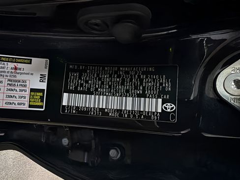 Used 2022 Toyota Corolla LE FWD image 23