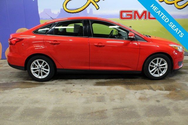 Used 2016 Ford Focus SE w/ SE Winter Package FWD image 1