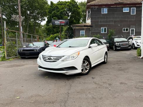 Used 2014 Hyundai Sonata GLS FWD image 2
