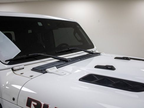 Used 2020 Jeep Gladiator Rubicon image 32