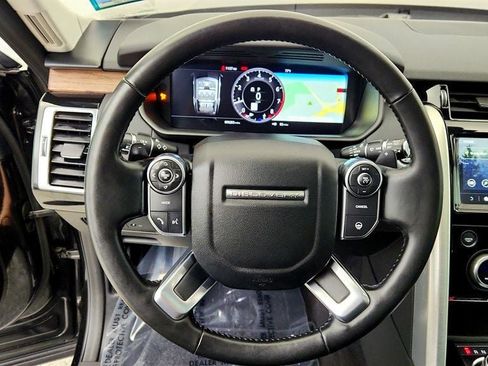 Used 2018 Land Rover Discovery HSE AWD/4WD image 14