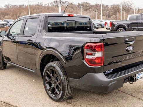 New 2026 Ford Maverick Lariat w/ Black Appearance Package image 4