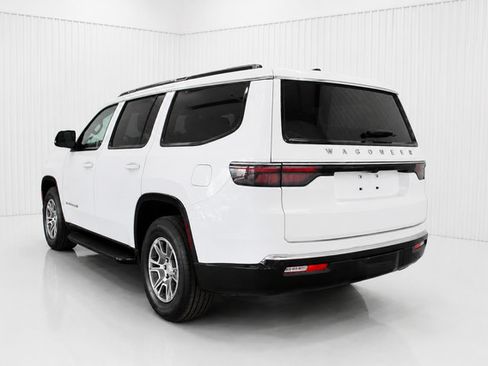 Used 2024 Jeep Wagoneer 4WD image 4