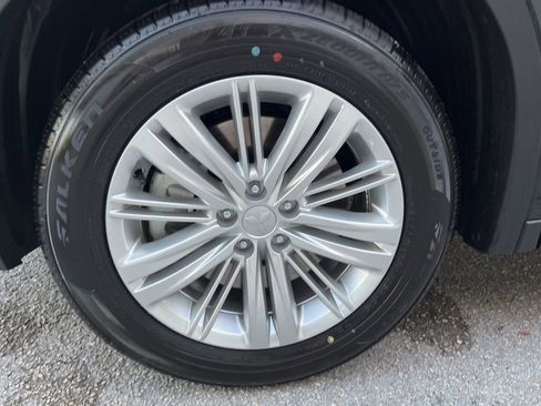 Used 2024 Mitsubishi Outlander ES image 13