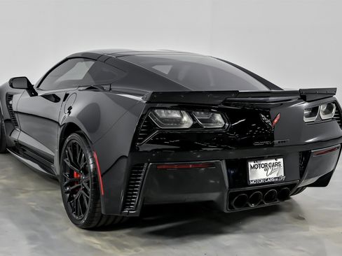 Used 2017 Chevrolet Corvette Z06 image 10