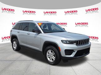 Used 2025 Jeep Grand Cherokee Laredo RWD video 1