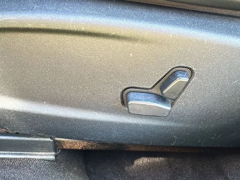 Used 2017 Chrysler 300 Limited image 40