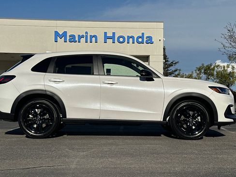 New 2026 Honda HR-V Sport image 3