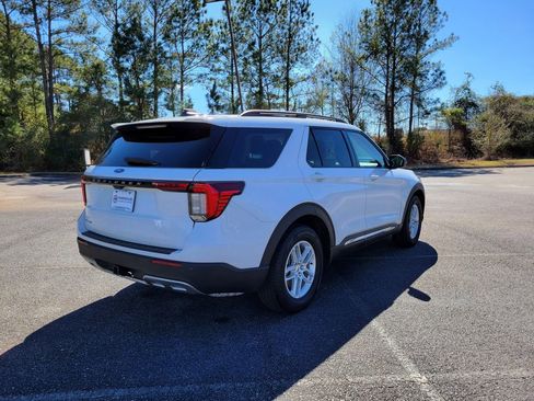 Certified 2025 Ford Explorer Active w/ Active Comfort Package image 5