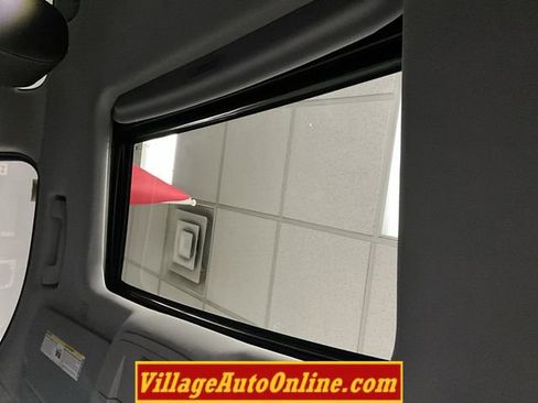 Used 2018 GMC Sierra 1500 SLT AWD/4WD image 42