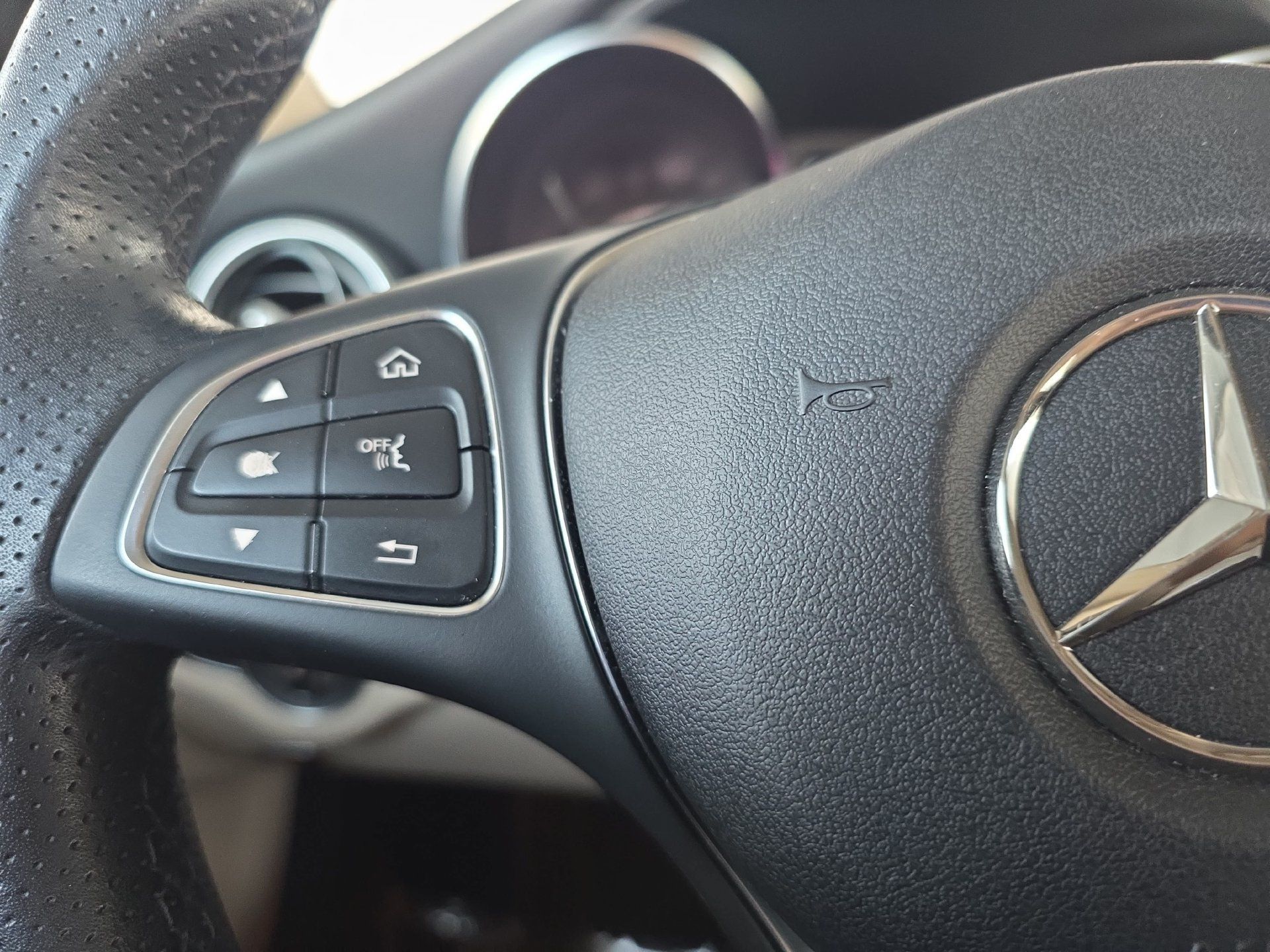 Used 2017 Mercedes-Benz C 300 4MATIC Sedan image 16