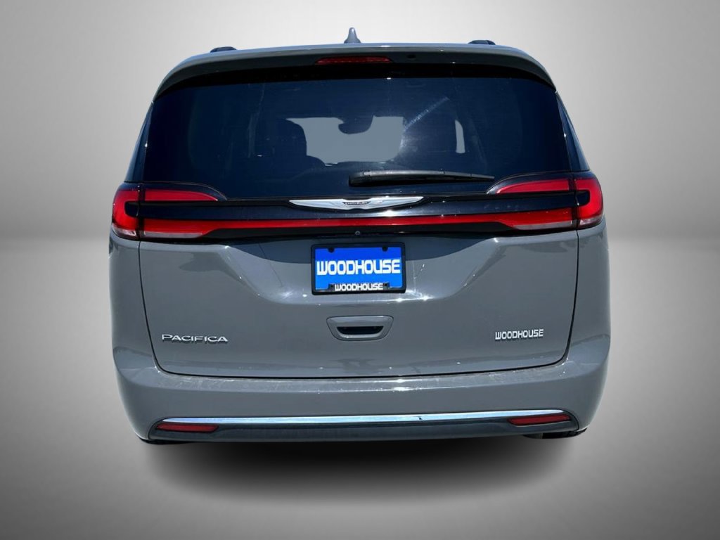 Used 2022 Chrysler Pacifica Touring-L FWD image 6