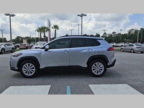 Used 2022 Toyota Corolla Cross LE w/ Moonroof Package FWD image 24