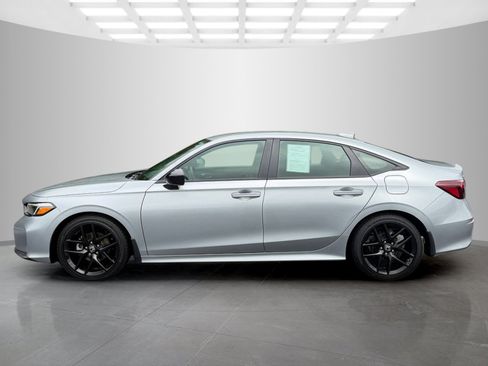 Used 2025 Honda Civic Sport image 3