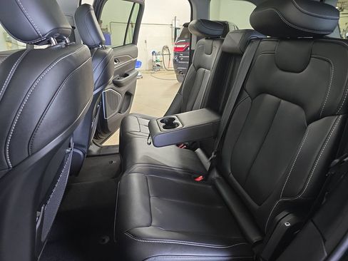 Used 2023 Jeep Grand Cherokee 4WD 4xe image 14