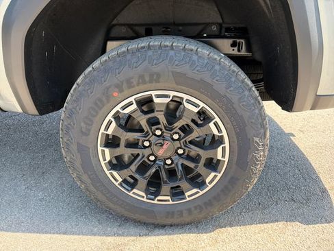 New 2026 GMC Canyon AT4 AWD/4WD image 26