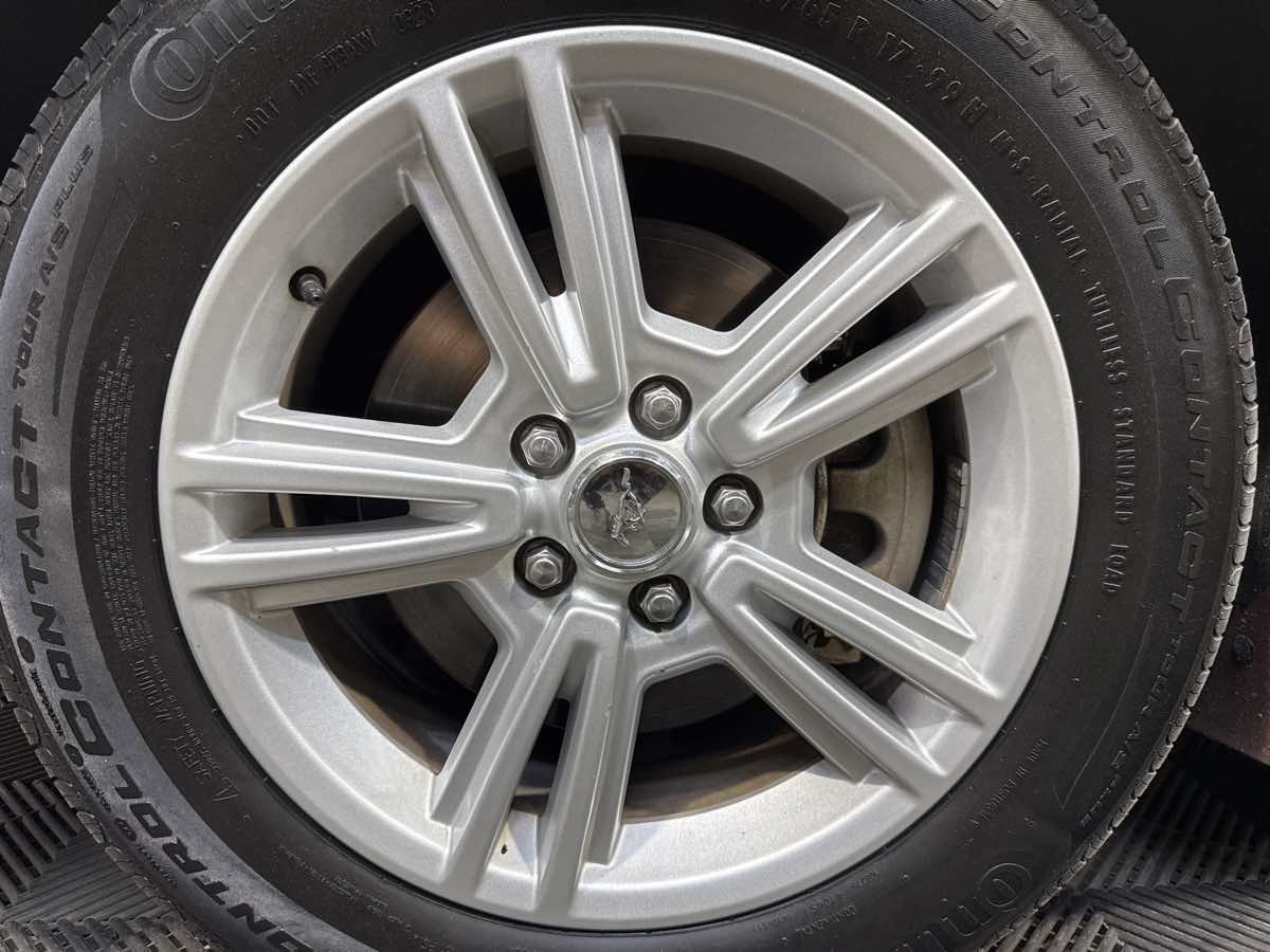 Used 2013 Ford Mustang Coupe RWD image 27