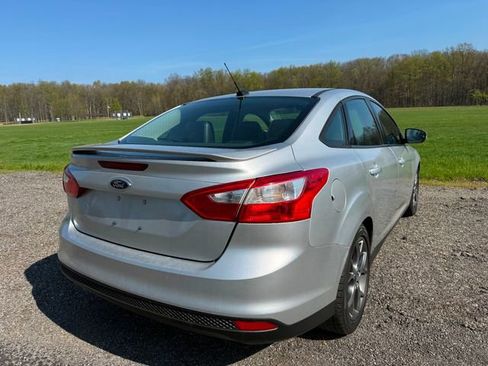 Used 2014 Ford Focus SE w/ Equipment Group 201A FWD image 4