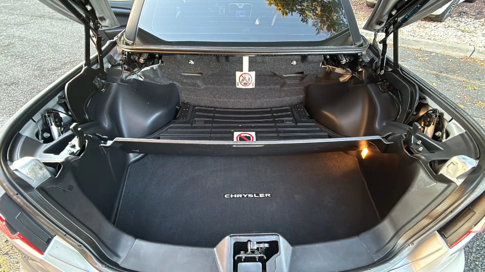 Used 2012 Chrysler 200 Touring FWD image 30