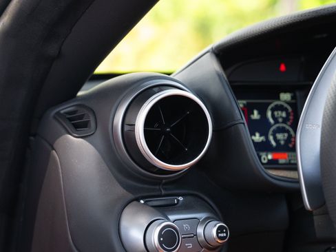Used 2023 Ferrari Portofino M RWD image 43