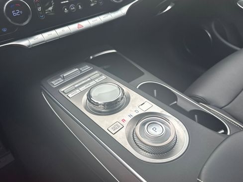 Used 2023 Genesis Electrified GV70 Advanced image 32