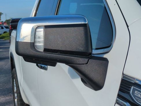 Used 2022 GMC Sierra 1500 SLT w/ SLT Premium Plus Package AWD/4WD image 12