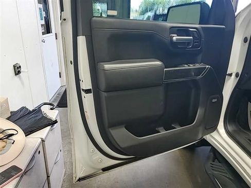Used 2020 GMC Sierra 1500 AT4 w/ AT4 Premium Package AWD/4WD image 3
