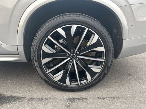 Used 2025 Volvo XC90 B5 Plus image 9