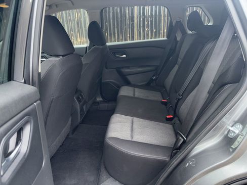 Used 2024 Nissan Rogue SV AWD/4WD image 12