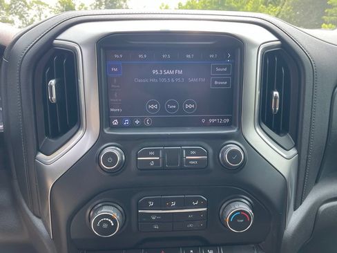 Used 2020 Chevrolet Silverado 1500 LT AWD/4WD image 21