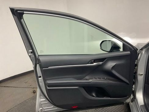 Used 2021 Toyota Camry LE FWD image 10