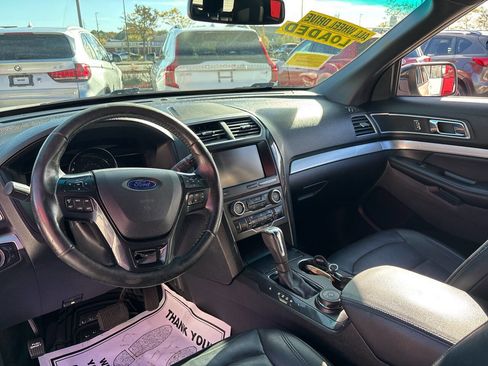 Used 2016 Ford Explorer XLT w/ Equipment Group 202A image 24